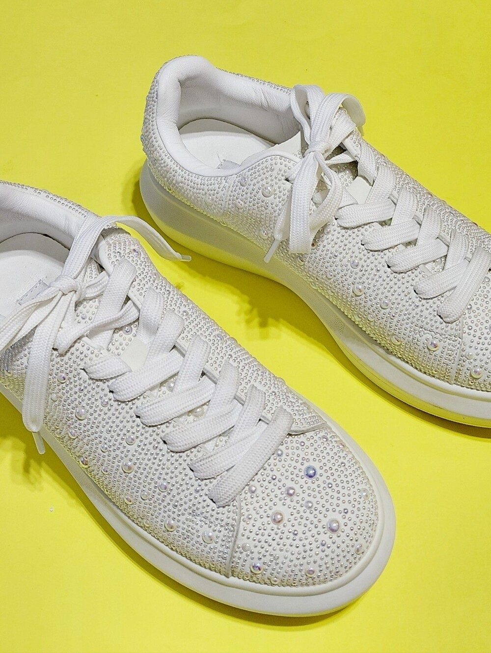 Steve Madden White Rhinestone sparkle Embellished wedding/event Sneakers - Picture 4 of 9